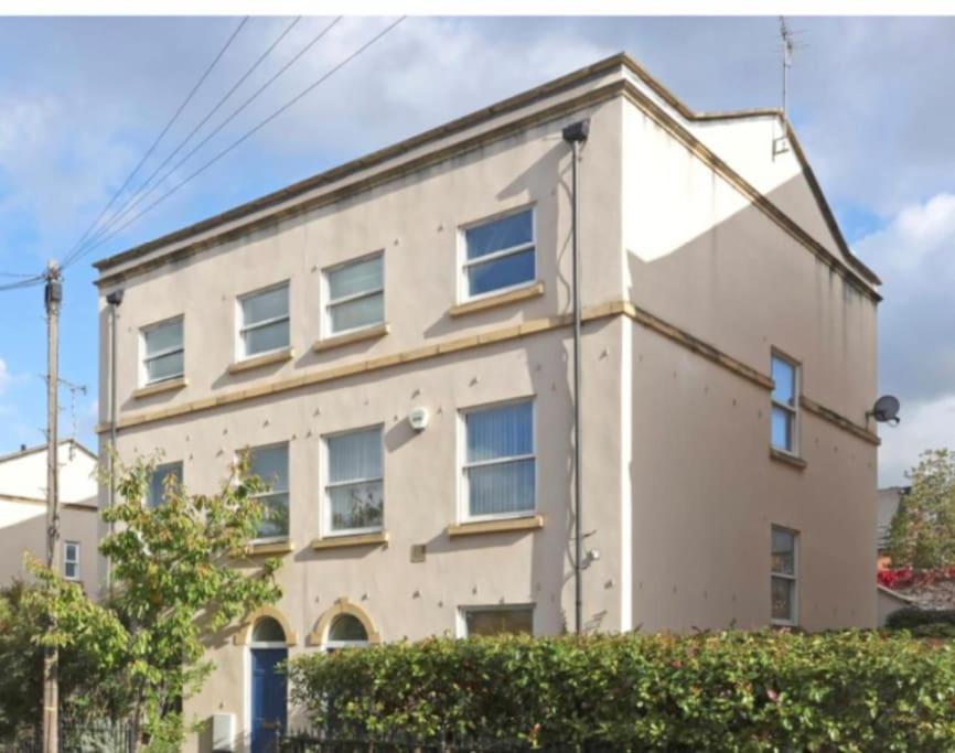 5 Bed Modern Town Centre Holiday home